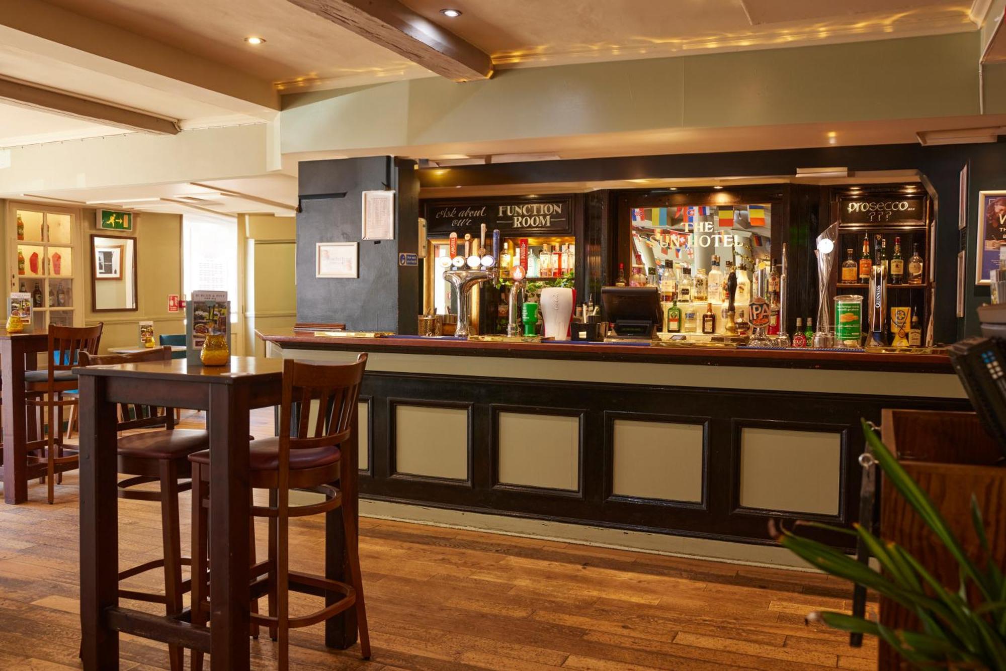 Sun Hotel By Greene King Inns Hitchin Exterior photo